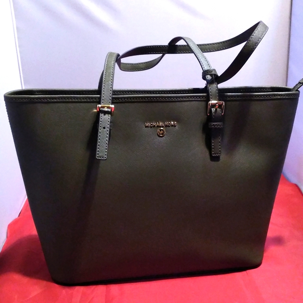 Michael kors satchel